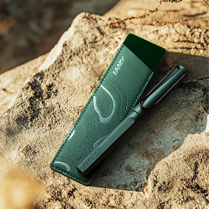 Lamy 凌美 Safari 狩獵系列 Matt Green 暗夜綠 鋼珠筆連皮套套裝 